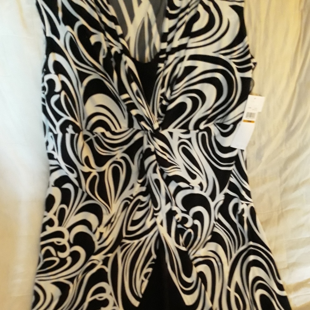 New w/tags black n white dress